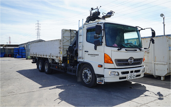 格納式クラム車