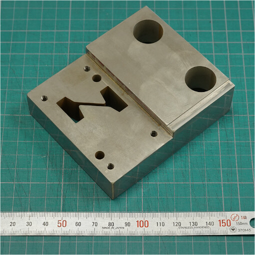 ワイヤーカット細穴放電気を使った製作例1